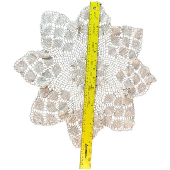 Vintage Handmade Lace Crochet Doilies Star Pattern Flower Cream Table Decor - Picture 3 of 3
